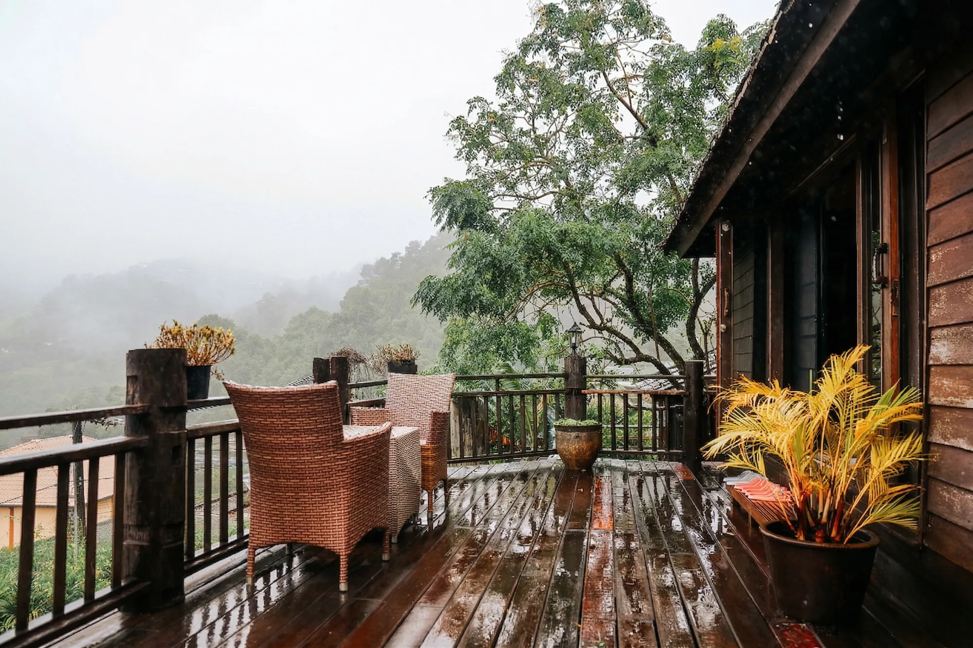 บ้านม่อนรุ้ง &ndash; Rainbow Retreat