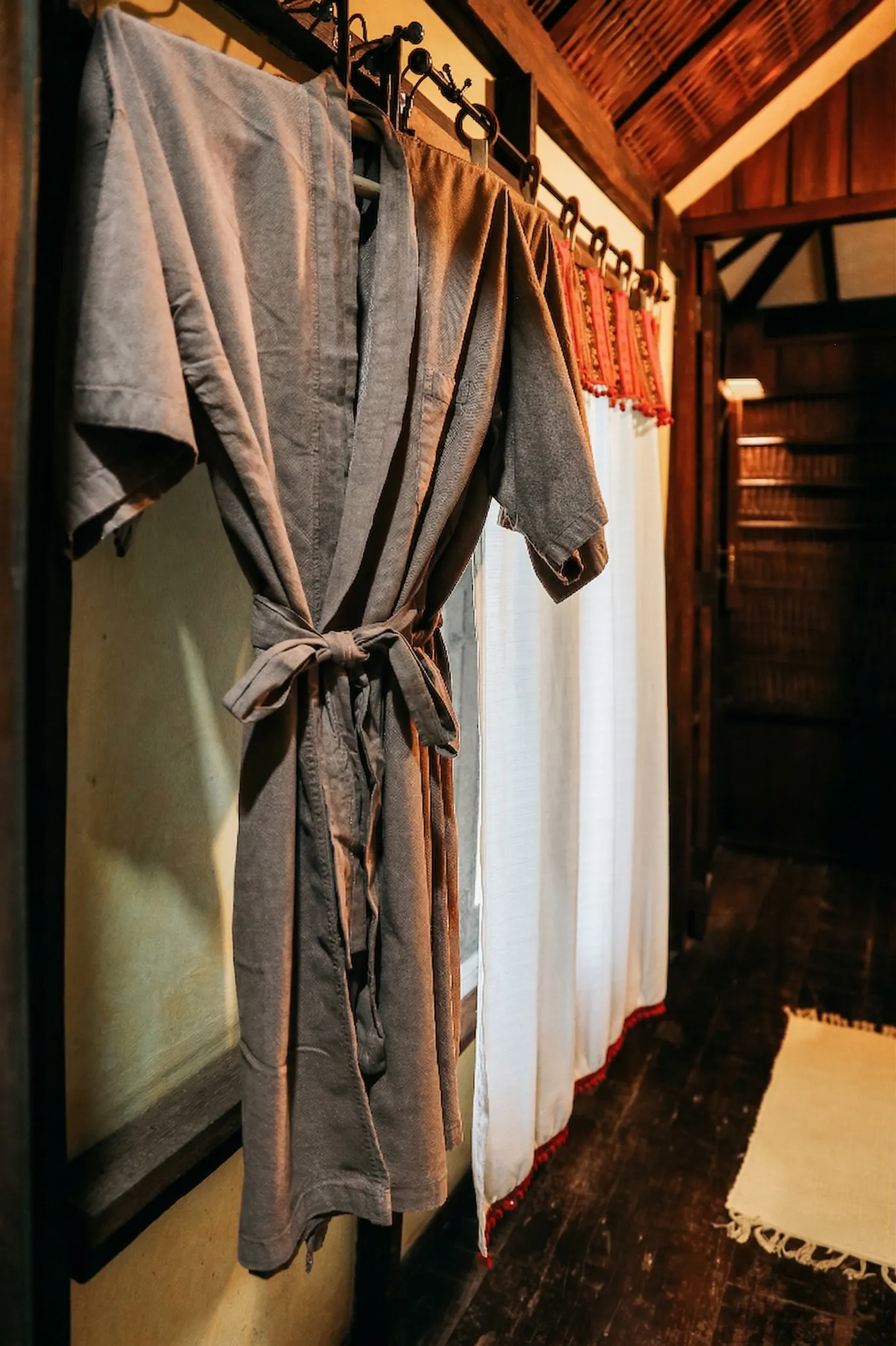 Mon-Roong image 3