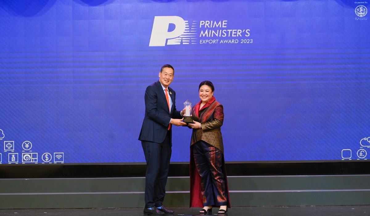 ผู้บริหาร Siam Fresh ขึ้นรับรางวัล