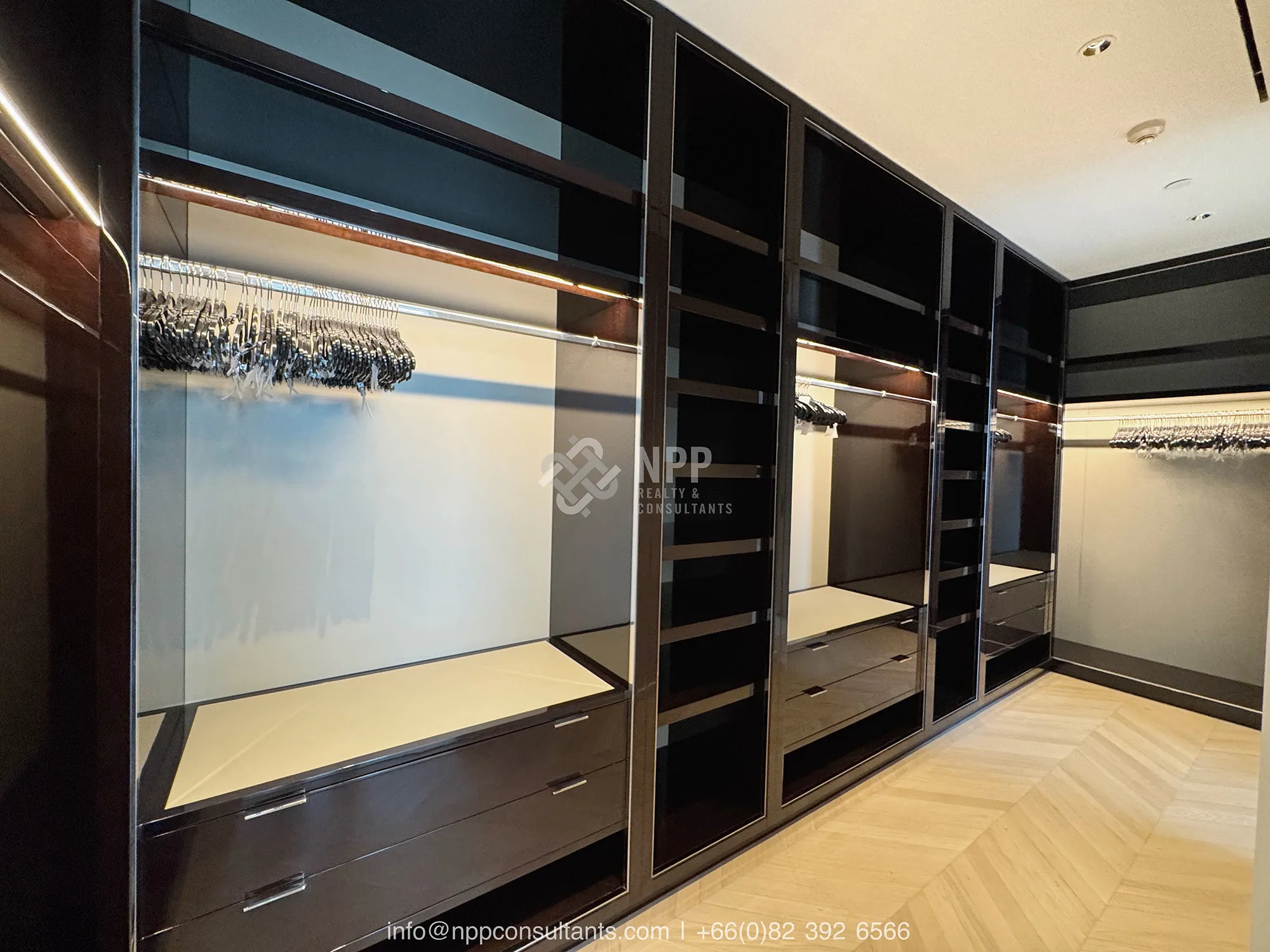 ภาพภายในห้องชุด 4 ห้องนอน 10