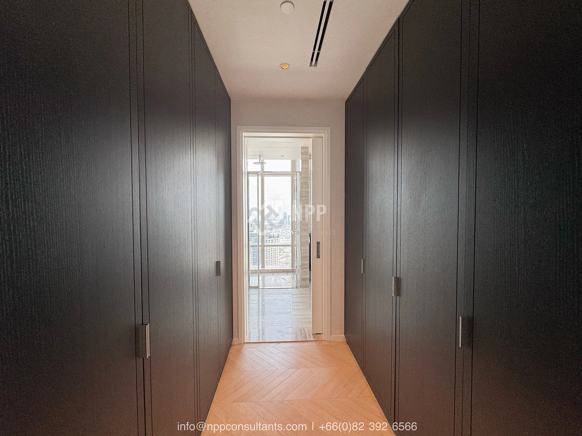 ภาพภายในห้องชุด 4 ห้องนอน 12