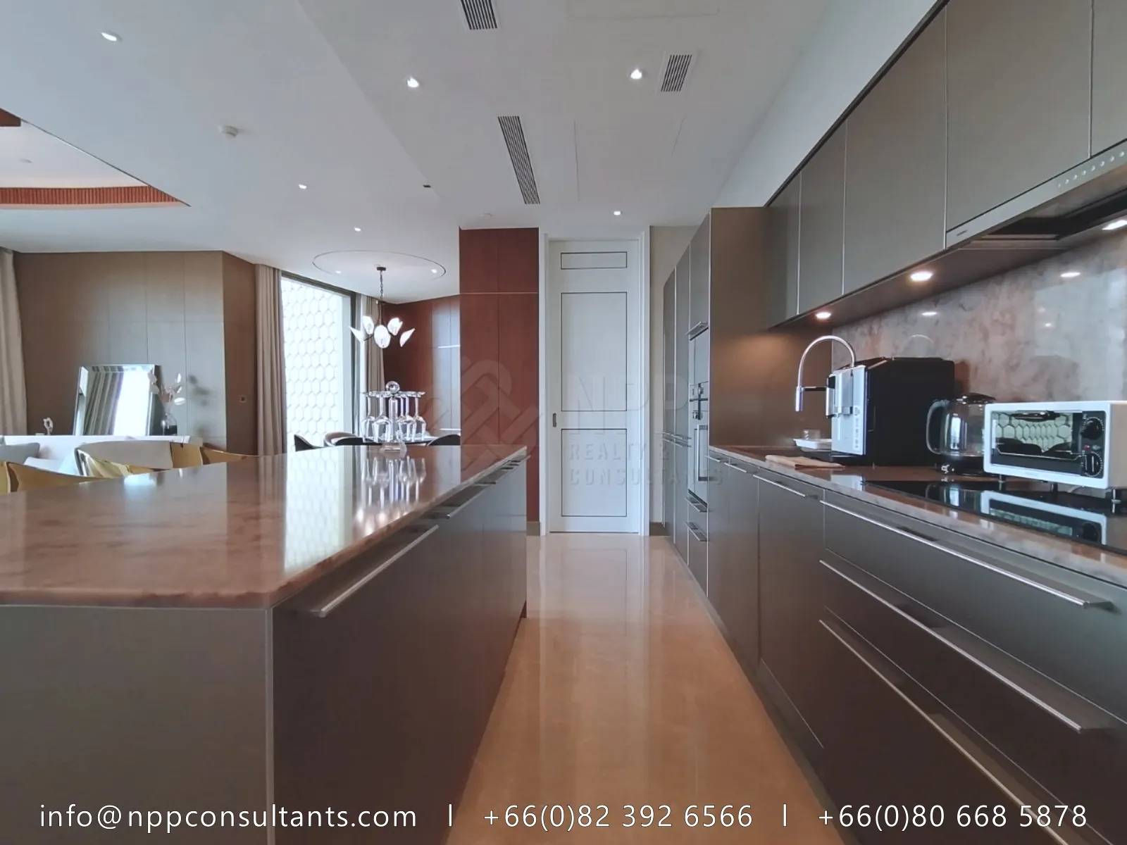 ภาพภายในห้องชุด 3 ห้องนอน 13