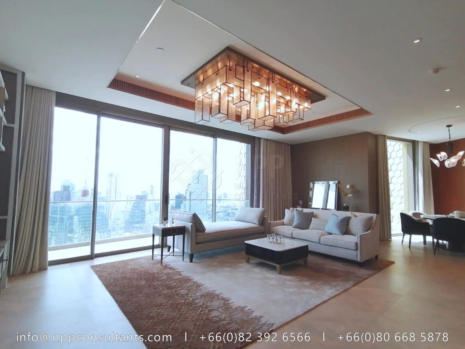 ห้องนั่งเล่นห้องชุด 3 ห้องนอน ที่ Mandarin Oriental