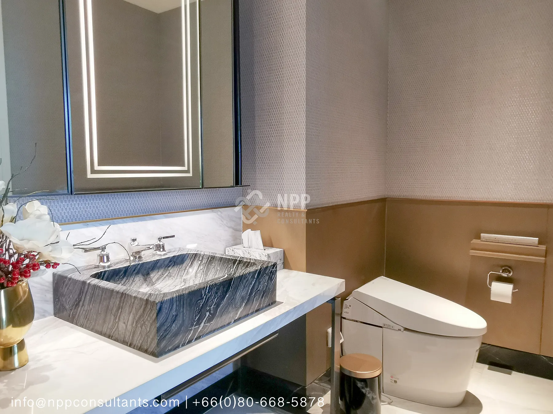 ภาพภายในห้องชุด 6 ห้องนอน 4