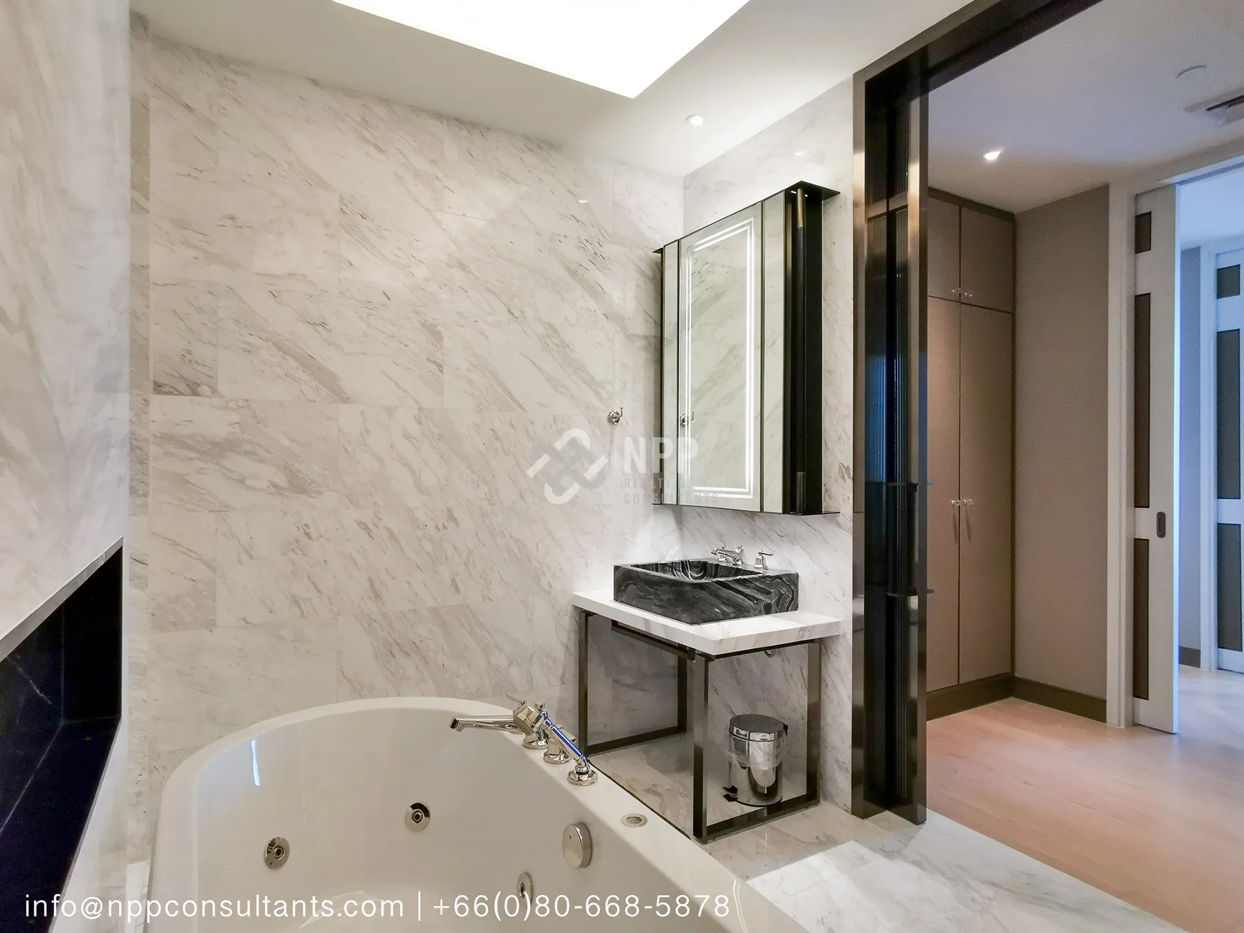 ภาพภายในห้องชุด 6 ห้องนอน 16