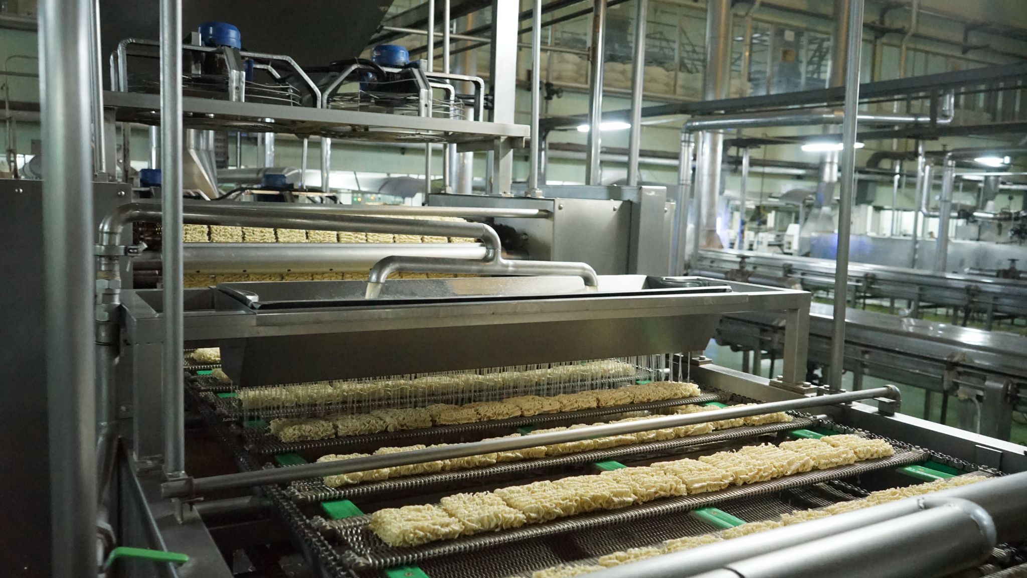 Instant Noodles Production Image
