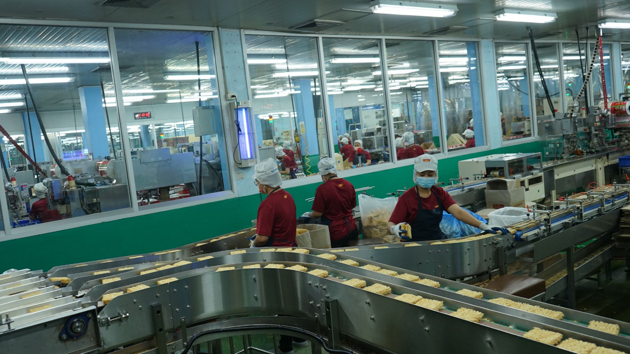Instant Noodles Production Image